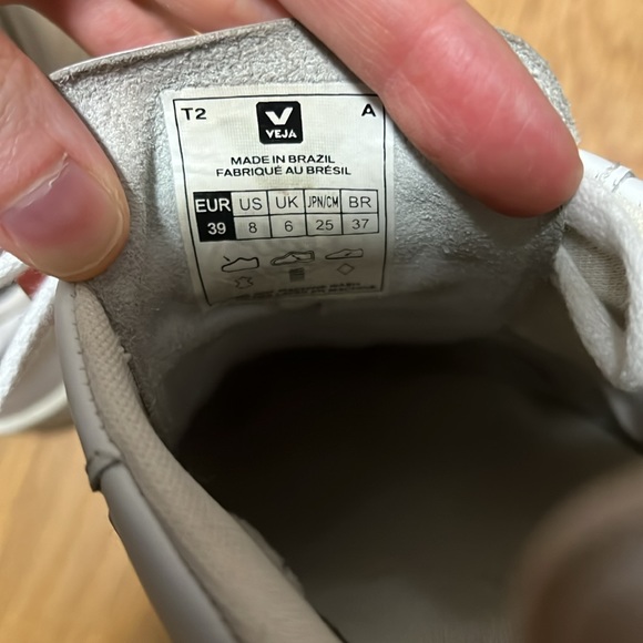 Veja V-10 Leather Extra White 39 - Picture 4 of 8